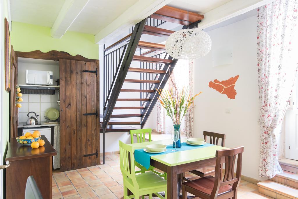 La Gorgone Ortigia Apartments Syracuse ภายนอก รูปภาพ